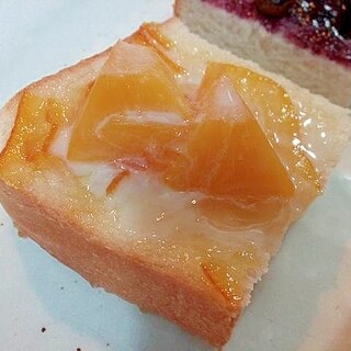 オレンジマーマレードと黄桃のトースト